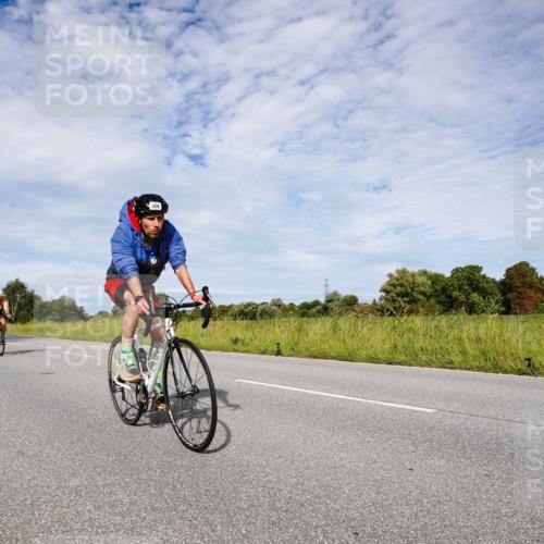 31.08.2025 - Elbe Triathlon Hamburg Michael Burmester http://msf.ph/oto/8666406 31.08.2025 10:29:59 Radfahren 606, 870, 887, 888, 1011, 1155, 1180, 1202 meine-sportfotos.de