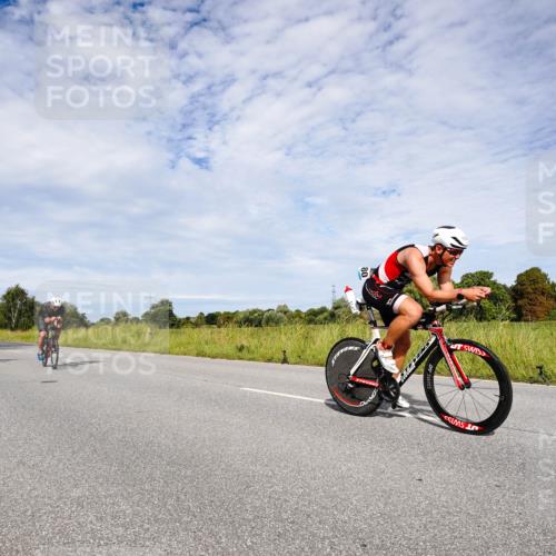 31.08.2025 - Elbe Triathlon Hamburg Michael Burmester http://msf.ph/oto/8666410 31.08.2025 10:30:01 Radfahren 606, 870, 887, 1011, 1180, 1202 meine-sportfotos.de