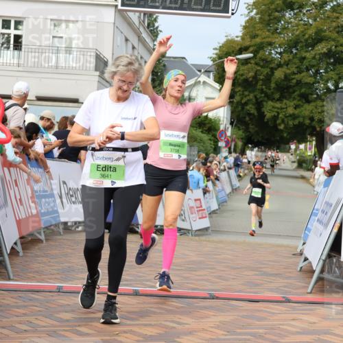 31.08.2025 - 21. Blankeneser Heldenlauf Strokosch-Dieckow http://msf.ph/oto/8666412 31.08.2025 11:17:01 Ziel 3698, 3641, 3708, 3715 meine-sportfotos.de