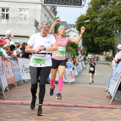 31.08.2025 - 21. Blankeneser Heldenlauf Strokosch-Dieckow http://msf.ph/oto/8666419 31.08.2025 11:17:01 Ziel 3698, 3641, 3708, 3715 meine-sportfotos.de