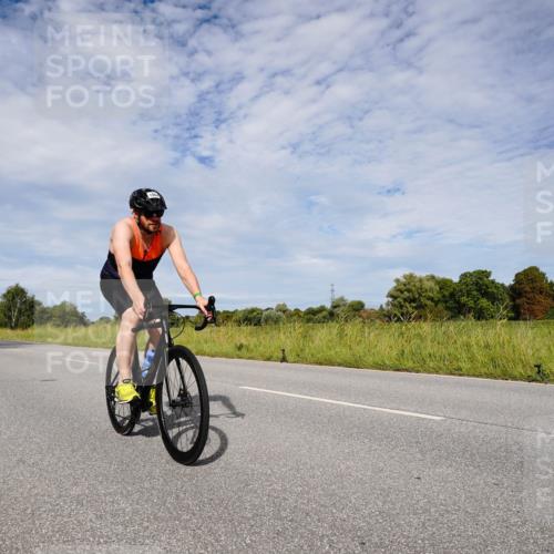 31.08.2025 - Elbe Triathlon Hamburg Michael Burmester http://msf.ph/oto/8666443 31.08.2025 10:30:34 Radfahren 774, 1068 meine-sportfotos.de