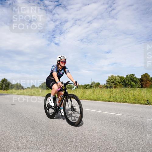 31.08.2025 - Elbe Triathlon Hamburg Michael Burmester http://msf.ph/oto/8666450 31.08.2025 10:30:46 Radfahren 593, 800, 835, 1121, 1164 meine-sportfotos.de