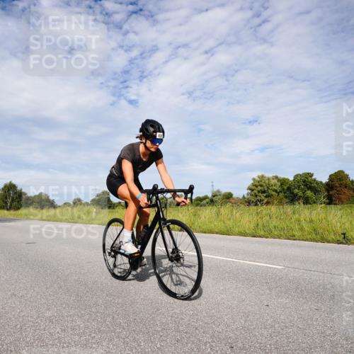 31.08.2025 - Elbe Triathlon Hamburg Michael Burmester http://msf.ph/oto/8666454 31.08.2025 10:30:48 Radfahren 593, 800, 835, 956, 1121, 1164 meine-sportfotos.de