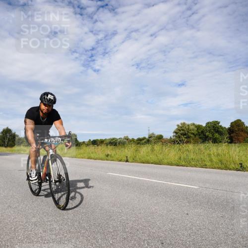 31.08.2025 - Elbe Triathlon Hamburg Michael Burmester http://msf.ph/oto/8666484 31.08.2025 10:31:38 Radfahren 1040, 1143 meine-sportfotos.de