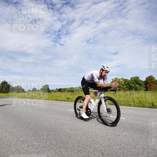 31.08.2025 - Elbe Triathlon Hamburg Michael Burmester http://msf.ph/oto/8666492 31.08.2025 10:31:49 Radfahren 868, 886, 906, 1014, 1224 meine-sportfotos.de