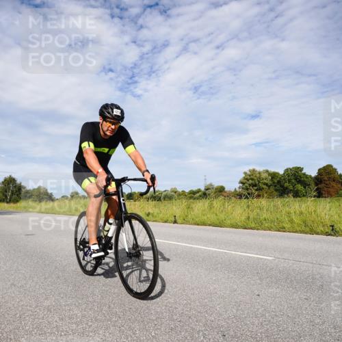 31.08.2025 - Elbe Triathlon Hamburg Michael Burmester http://msf.ph/oto/8666519 31.08.2025 10:32:22 Radfahren 732, 919, 1208, 1213 meine-sportfotos.de