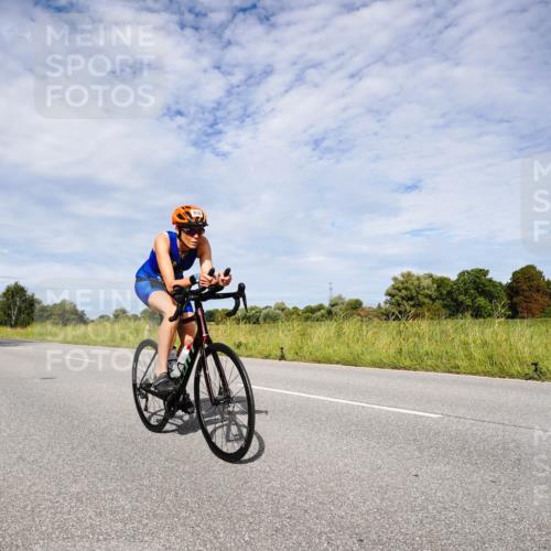 31.08.2025 - Elbe Triathlon Hamburg Michael Burmester http://msf.ph/oto/8666523 31.08.2025 10:32:26 Radfahren 732, 811, 919, 1208 meine-sportfotos.de