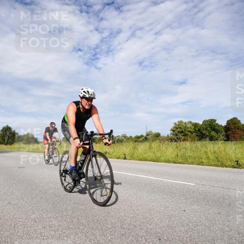 31.08.2025 - Elbe Triathlon Hamburg Michael Burmester http://msf.ph/oto/8666525 31.08.2025 10:32:29 Radfahren 732, 811, 1185, 1208 meine-sportfotos.de