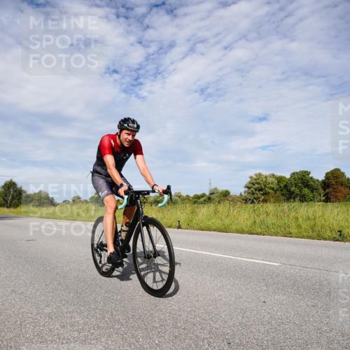 31.08.2025 - Elbe Triathlon Hamburg Michael Burmester http://msf.ph/oto/8666533 31.08.2025 10:32:35 Radfahren 896, 932, 1168, 1174, 1185, 1226, 1240 meine-sportfotos.de