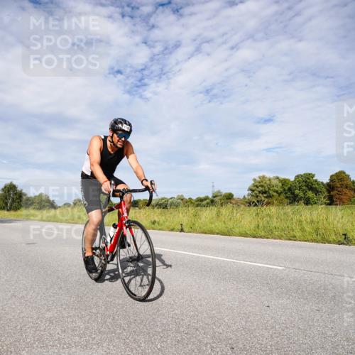 31.08.2025 - Elbe Triathlon Hamburg Michael Burmester http://msf.ph/oto/8666551 31.08.2025 10:32:51 Radfahren 804, 1195 meine-sportfotos.de