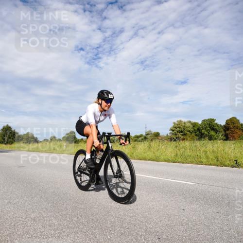 31.08.2025 - Elbe Triathlon Hamburg Michael Burmester http://msf.ph/oto/8666552 31.08.2025 10:32:53 Radfahren 804, 1195 meine-sportfotos.de