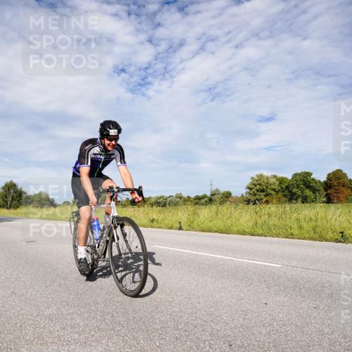 31.08.2025 - Elbe Triathlon Hamburg Michael Burmester http://msf.ph/oto/8666577 31.08.2025 10:33:23 Radfahren 826, 850, 908, 944, 1119, 1157, 1177, 1191, 1241 meine-sportfotos.de