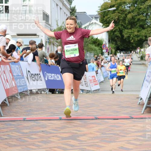 31.08.2025 - 21. Blankeneser Heldenlauf Strokosch-Dieckow http://msf.ph/oto/8666579 31.08.2025 11:16:47 Ziel 3452, 3278, 3280 meine-sportfotos.de