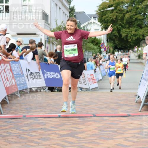 31.08.2025 - 21. Blankeneser Heldenlauf Strokosch-Dieckow http://msf.ph/oto/8666585 31.08.2025 11:16:47 Ziel 3452, 3278, 3280 meine-sportfotos.de