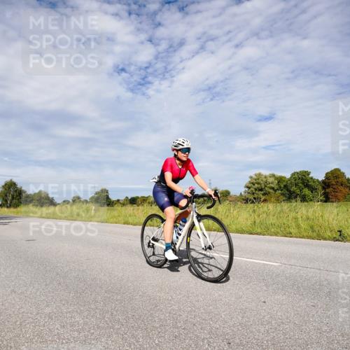31.08.2025 - Elbe Triathlon Hamburg Michael Burmester http://msf.ph/oto/8666589 31.08.2025 10:33:29 Radfahren 826, 838, 850, 859, 908, 1211, 1235, 1241 meine-sportfotos.de
