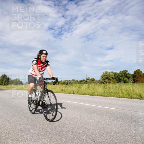31.08.2025 - Elbe Triathlon Hamburg Michael Burmester http://msf.ph/oto/8666612 31.08.2025 10:33:46 Radfahren 758, 825, 1223 meine-sportfotos.de