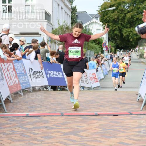 31.08.2025 - 21. Blankeneser Heldenlauf Strokosch-Dieckow http://msf.ph/oto/8666615 31.08.2025 11:16:46 Ziel 3452, 3278, 3280 meine-sportfotos.de