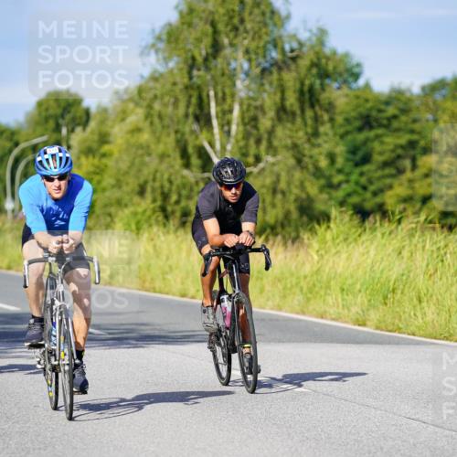 31.08.2025 - Elbe Triathlon Hamburg Michael Burmester http://msf.ph/oto/8666619 31.08.2025 09:37:38 Radfahren 270, 386, 389, 575, 587, 925 meine-sportfotos.de