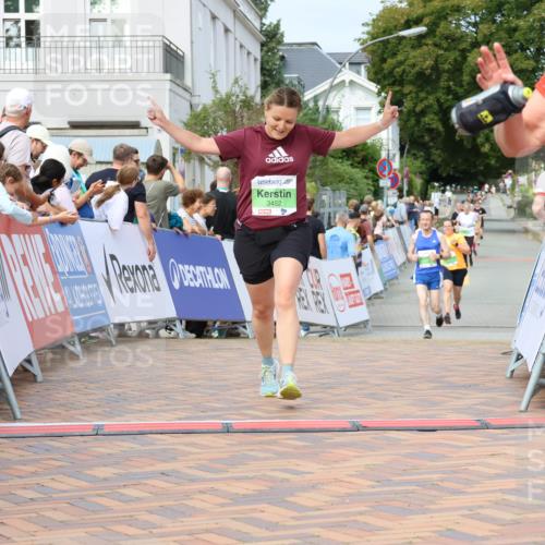 31.08.2025 - 21. Blankeneser Heldenlauf Strokosch-Dieckow http://msf.ph/oto/8666623 31.08.2025 11:16:46 Ziel 3452, 3278, 3280 meine-sportfotos.de