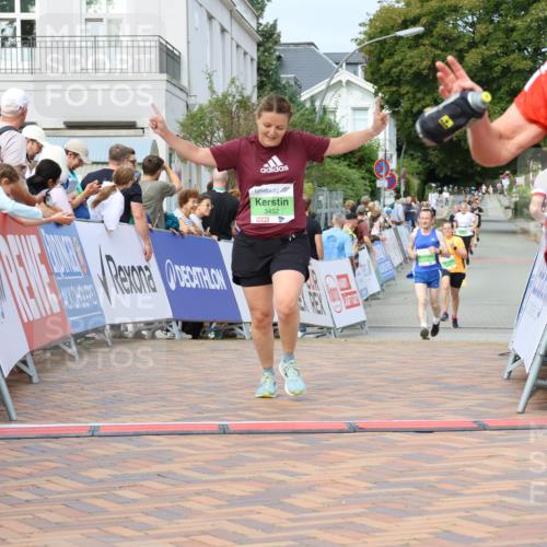 31.08.2025 - 21. Blankeneser Heldenlauf Strokosch-Dieckow http://msf.ph/oto/8666631 31.08.2025 11:16:46 Ziel 3452, 3278, 3280 meine-sportfotos.de