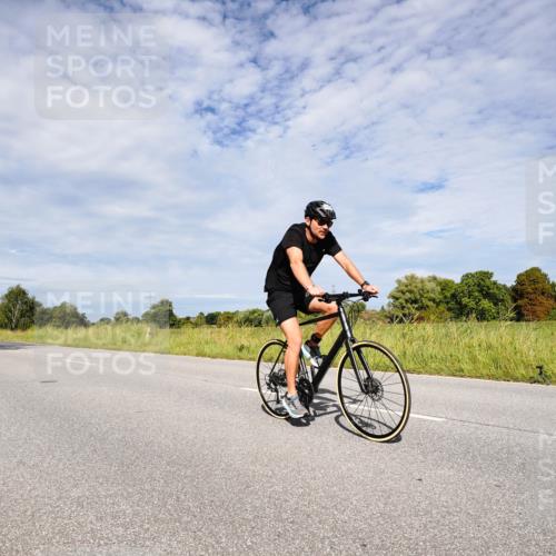 31.08.2025 - Elbe Triathlon Hamburg Michael Burmester http://msf.ph/oto/8666636 31.08.2025 10:34:21 Radfahren 928, 1146, 1167, 1176 meine-sportfotos.de