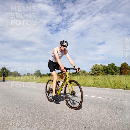 31.08.2025 - Elbe Triathlon Hamburg Michael Burmester http://msf.ph/oto/8666652 31.08.2025 10:34:37 Radfahren 404, 947, 968, 1078, 1150, 1204, 1221 meine-sportfotos.de
