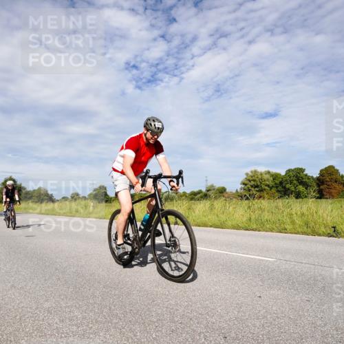 31.08.2025 - Elbe Triathlon Hamburg Michael Burmester http://msf.ph/oto/8666666 31.08.2025 10:34:50 Radfahren 841, 1231, 1244 meine-sportfotos.de