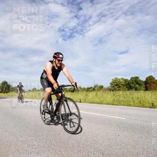 31.08.2025 - Elbe Triathlon Hamburg Michael Burmester http://msf.ph/oto/8666682 31.08.2025 10:35:08 Radfahren 794, 901, 957, 1034, 1126, 1236 meine-sportfotos.de