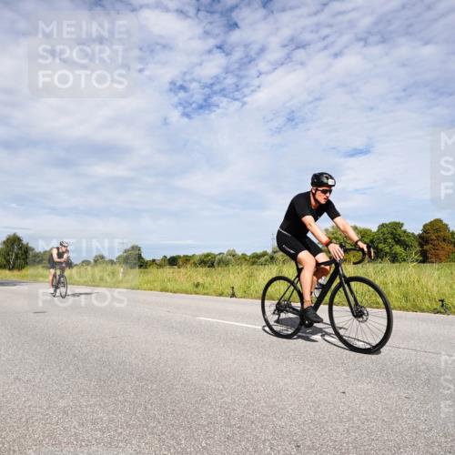 31.08.2025 - Elbe Triathlon Hamburg Michael Burmester http://msf.ph/oto/8666683 31.08.2025 10:35:09 Radfahren 794, 957, 1034, 1126, 1236 meine-sportfotos.de