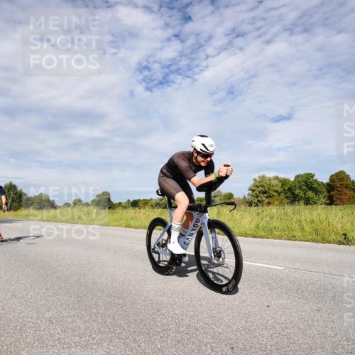 31.08.2025 - Elbe Triathlon Hamburg Michael Burmester http://msf.ph/oto/8666698 31.08.2025 10:35:34 Radfahren 777, 803, 903, 986, 1081, 1100 meine-sportfotos.de