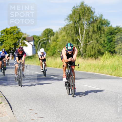 31.08.2025 - Elbe Triathlon Hamburg Michael Burmester http://msf.ph/oto/8666700 31.08.2025 09:38:02 Radfahren 252, 304, 335, 391, 403, 405, 540, 551, 554, 854, 895 meine-sportfotos.de