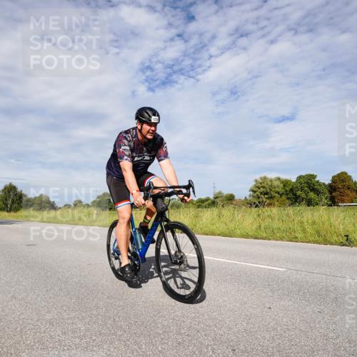31.08.2025 - Elbe Triathlon Hamburg Michael Burmester http://msf.ph/oto/8666714 31.08.2025 10:35:45 Radfahren 930, 1023, 1036, 1064, 1101, 1156, 1186, 1228 meine-sportfotos.de