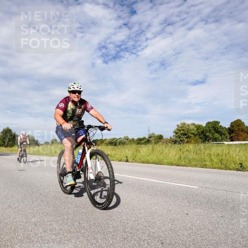 31.08.2025 - Elbe Triathlon Hamburg Michael Burmester http://msf.ph/oto/8666719 31.08.2025 10:35:51 Radfahren 921, 930, 1005, 1064, 1186, 1237 meine-sportfotos.de