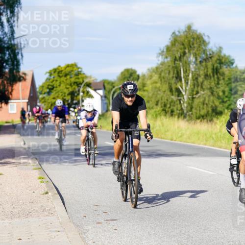 31.08.2025 - Elbe Triathlon Hamburg Michael Burmester http://msf.ph/oto/8666729 31.08.2025 09:38:07 Radfahren 304, 335, 370, 391, 403, 405, 788, 854, 895 meine-sportfotos.de
