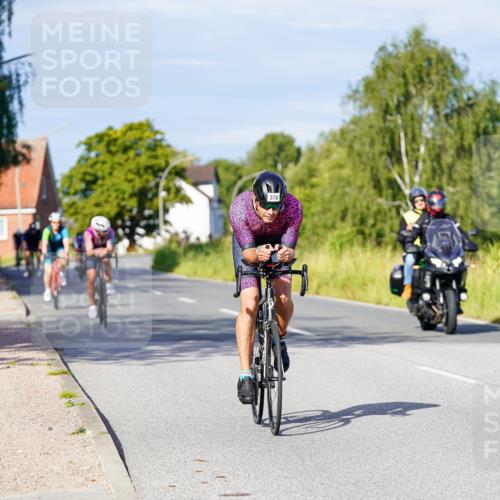 31.08.2025 - Elbe Triathlon Hamburg Michael Burmester http://msf.ph/oto/8666744 31.08.2025 09:38:11 Radfahren 267, 289, 370, 402, 403, 506, 788, 895 meine-sportfotos.de