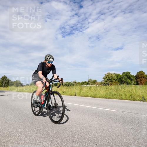 31.08.2025 - Elbe Triathlon Hamburg Michael Burmester http://msf.ph/oto/8666752 31.08.2025 10:36:13 Radfahren 781, 807, 1000, 1001, 1009, 1114, 1245 meine-sportfotos.de