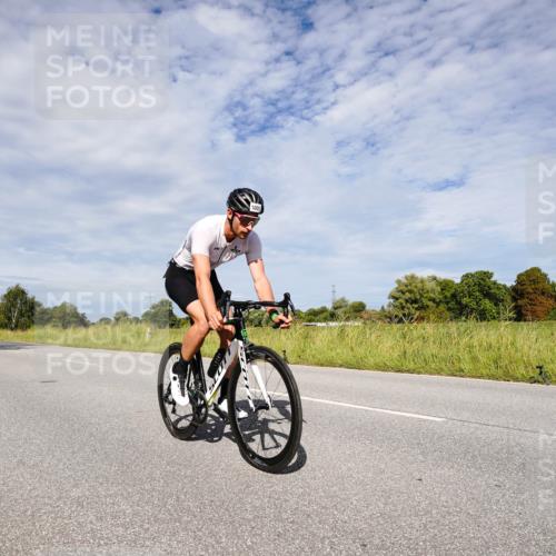 31.08.2025 - Elbe Triathlon Hamburg Michael Burmester http://msf.ph/oto/8666754 31.08.2025 10:36:14 Radfahren 807, 1000, 1001, 1009, 1114, 1245 meine-sportfotos.de