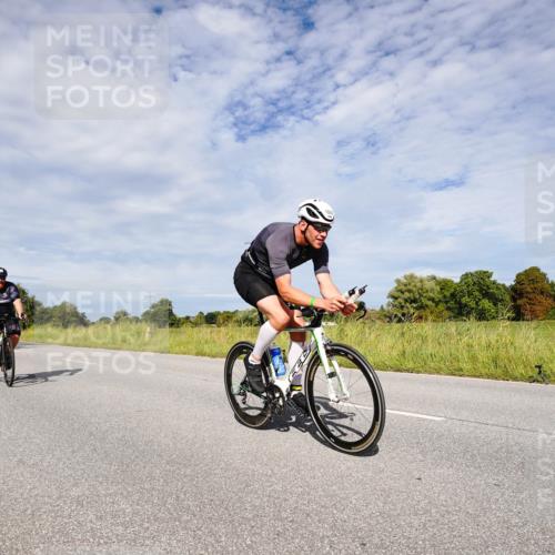 31.08.2025 - Elbe Triathlon Hamburg Michael Burmester http://msf.ph/oto/8666759 31.08.2025 10:36:19 Radfahren 681, 1009, 1114 meine-sportfotos.de