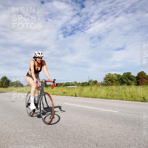31.08.2025 - Elbe Triathlon Hamburg Michael Burmester http://msf.ph/oto/8666766 31.08.2025 10:36:27 Radfahren 681, 877, 1007, 1012 meine-sportfotos.de