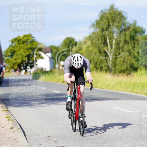 31.08.2025 - Elbe Triathlon Hamburg Michael Burmester http://msf.ph/oto/8666813 31.08.2025 09:38:30 Radfahren 454, 507, 574, 701 meine-sportfotos.de