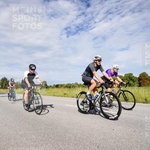 31.08.2025 - Elbe Triathlon Hamburg Michael Burmester http://msf.ph/oto/8666826 31.08.2025 10:37:13 Radfahren 808, 822, 880, 931, 984, 989, 1052, 1063, 1086, 1192, 1304 meine-sportfotos.de