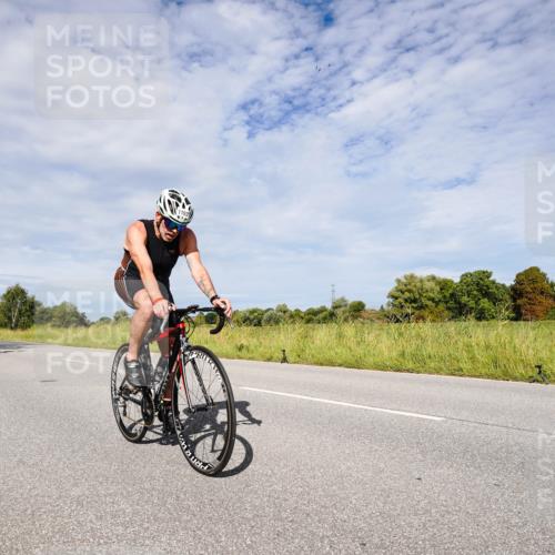 31.08.2025 - Elbe Triathlon Hamburg Michael Burmester http://msf.ph/oto/8666834 31.08.2025 10:37:16 Radfahren 822, 880, 931, 984, 1052, 1086, 1192 meine-sportfotos.de