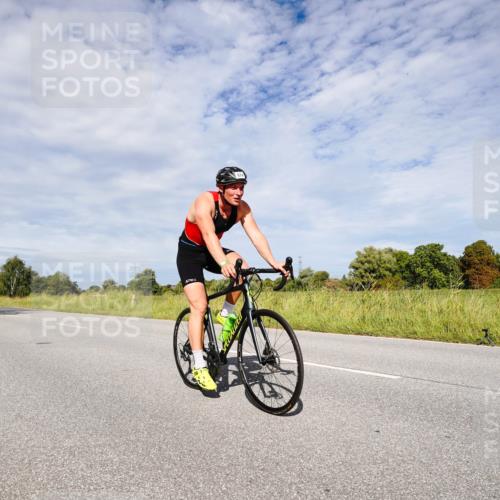 31.08.2025 - Elbe Triathlon Hamburg Michael Burmester http://msf.ph/oto/8666842 31.08.2025 10:37:31 Radfahren 974 meine-sportfotos.de