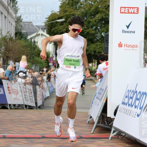 31.08.2025 - 21. Blankeneser Heldenlauf Strokosch-Dieckow http://msf.ph/oto/8666856 31.08.2025 10:57:55 Ziel 3421, 3460, 3539 meine-sportfotos.de