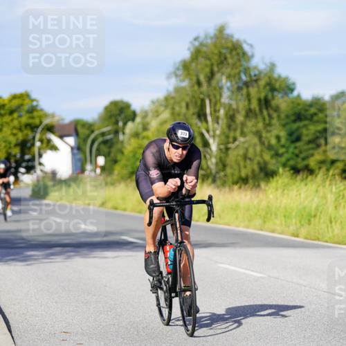 31.08.2025 - Elbe Triathlon Hamburg Michael Burmester http://msf.ph/oto/8666863 31.08.2025 09:38:46 Radfahren 373, 521, 596, 639, 642 meine-sportfotos.de