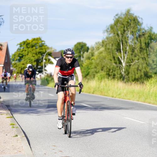 31.08.2025 - Elbe Triathlon Hamburg Michael Burmester http://msf.ph/oto/8666876 31.08.2025 09:38:52 Radfahren 457, 521, 611, 639, 736 meine-sportfotos.de