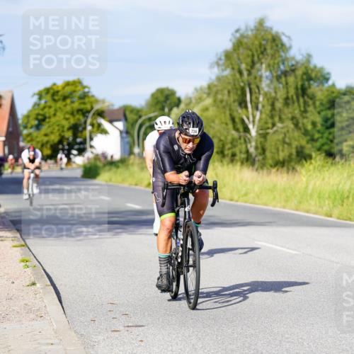 31.08.2025 - Elbe Triathlon Hamburg Michael Burmester http://msf.ph/oto/8666882 31.08.2025 09:38:54 Radfahren 457, 521, 611, 736 meine-sportfotos.de