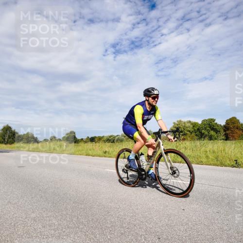 31.08.2025 - Elbe Triathlon Hamburg Michael Burmester http://msf.ph/oto/8666884 31.08.2025 10:38:13 Radfahren 824, 832, 879, 1016, 1047, 1048, 1083, 1152 meine-sportfotos.de