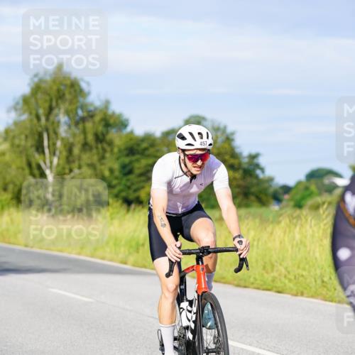 31.08.2025 - Elbe Triathlon Hamburg Michael Burmester http://msf.ph/oto/8666885 31.08.2025 09:38:55 Radfahren 457, 521, 611, 736 meine-sportfotos.de