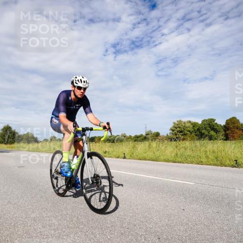 31.08.2025 - Elbe Triathlon Hamburg Michael Burmester http://msf.ph/oto/8666889 31.08.2025 10:38:17 Radfahren 824, 832, 844, 965, 1016, 1047, 1048, 1152 meine-sportfotos.de